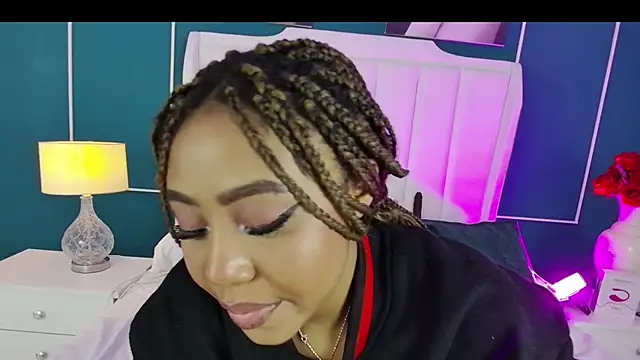 Snapshot of AngelaRoberts chatting on 10.14.25 AngelaRoberts online show from 10.14.25