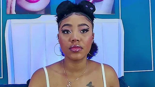 Snapshot of AngelaRoberts chatting on 10.17.25 AngelaRoberts online show from 10.17.25