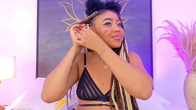 AngelaRoberts online show from 11.17.25