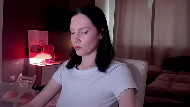 AdeleShinemm online show from 04.15.26