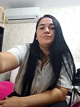 VickyDivinee online show from 09.16.25