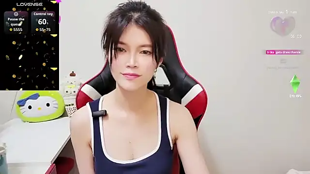 Snapshot of Alina10932 chatting on 09.19.25 Alina10932 online show from 09.19.25