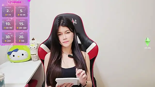 Snapshot of Alina10932 chatting on 09.30.25 Alina10932 online show from 09.30.25