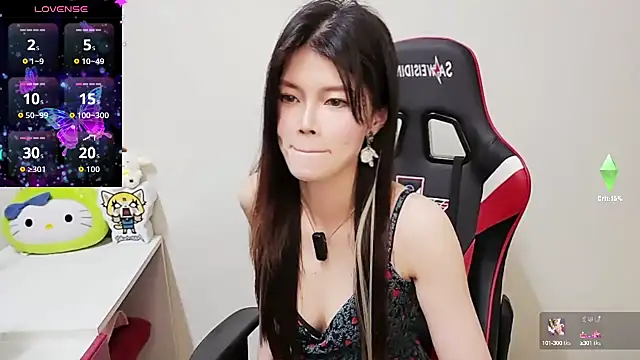 Snapshot of Alina10932 chatting on 10.07.25 Alina10932 online show from 10.07.25