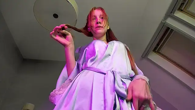 Snapshot of FoxieKiss chatting on 10.02.25 FoxieKiss online show from 10.02.25