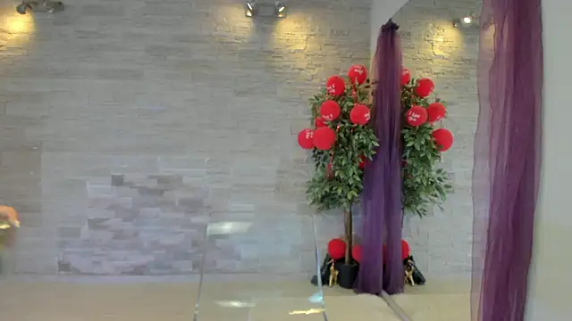 Snapshot of AngelInSinn chatting on 04.08.26 AngelInSinn online show from 04.08.26