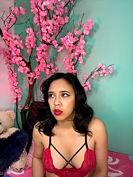 Esmeraldagh  online show from 10.10.25