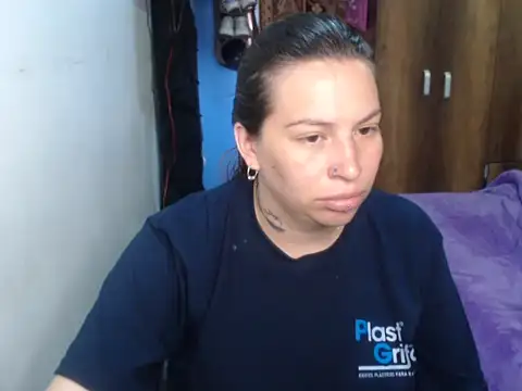 cloequeen15 online show from 04.17.26