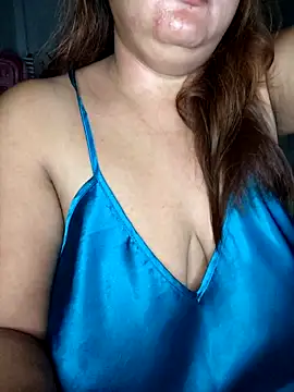 Snapshot of lady_rosie chatting on 10.27.25 lady rosie online show from 10.27.25