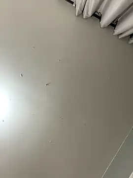 Snapshot of Aliciawhitee chatting on 10.13.25 Aliciawhitee online show from 10.13.25