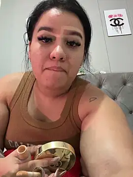 Snapshot of Aliciawhitee chatting on 10.14.25 Aliciawhitee online show from 10.14.25