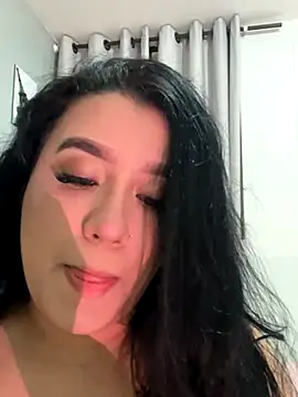 Snapshot of Aliciawhitee chatting on 10.27.25 Aliciawhitee online show from 10.27.25