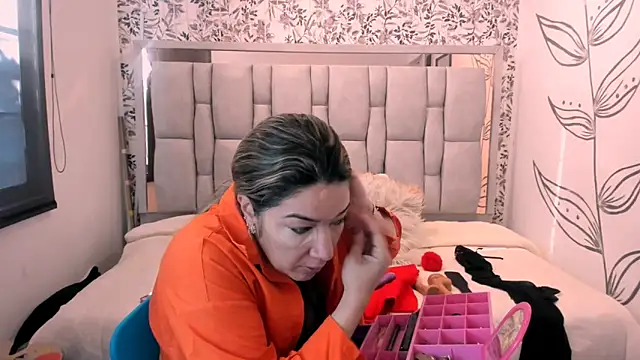 Chanel  Rose   online show from 09.24.25