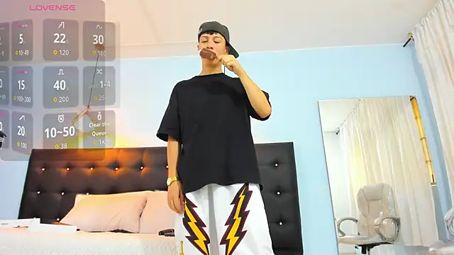 Abraham horny18 online show from 10.22.25