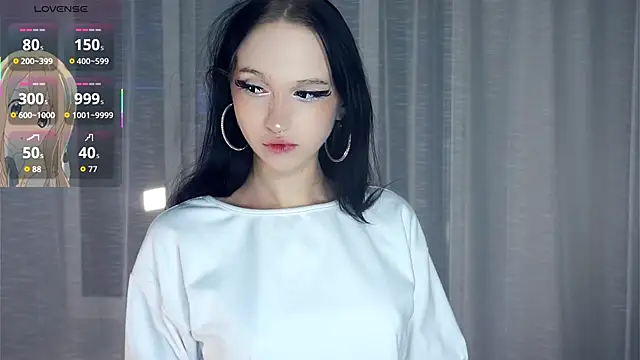 Snapshot of MalvinaKroening chatting on 10.24.25 MalvinaKroening online show from 10.24.25