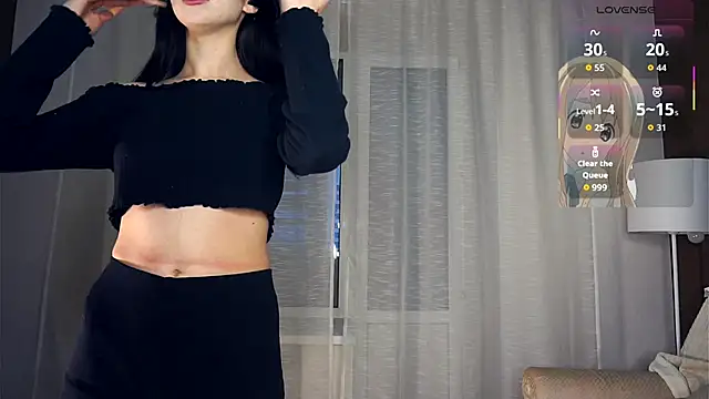 Snapshot of MalvinaKroening chatting on 10.26.25 MalvinaKroening online show from 10.26.25