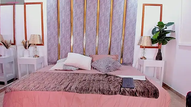 college muscle ass1 online show from 09.18.25