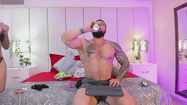 college muscle ass1 online show from 10.22.25