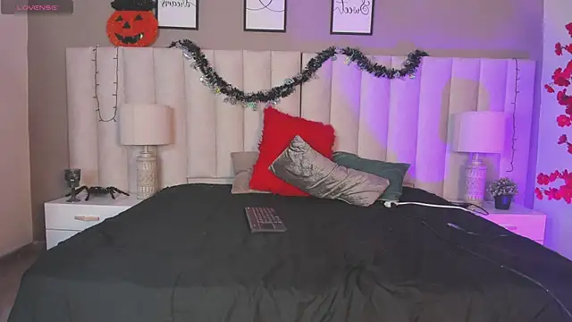 college muscle ass1 online show from 10.24.25