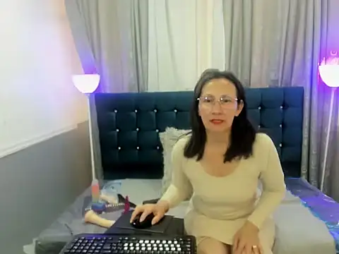 Oriana Jhonson online show from 04.18.26