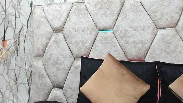 EXOTIC EBONY  online show from 10.12.25