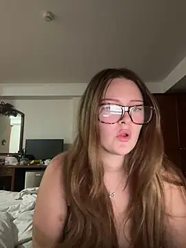 Snapshot of cherryrosealiee chatting on 06.26.26 cherryrosealiee online show from 06.26.26