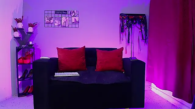 Daphne Clarke online show from 10.14.25