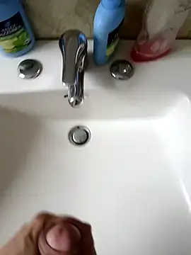 Snapshot of Empi19cm chatting on 09.08.25 Empi19cm online show from 09.08.25