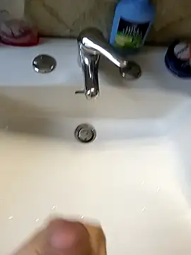 Snapshot of Empi19cm chatting on 09.17.25 Empi19cm online show from 09.17.25