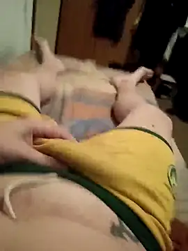 Snapshot of Empi19cm chatting on 09.24.25 Empi19cm online show from 09.24.25