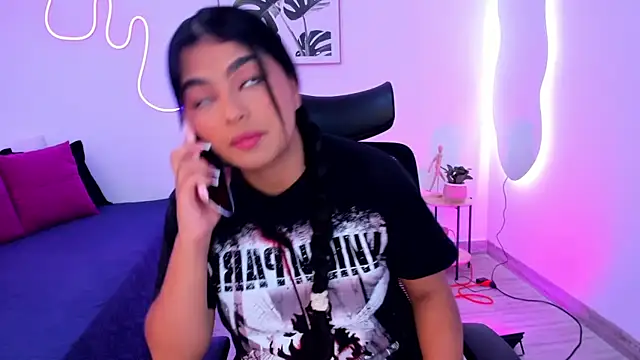 Snapshot of kylerose07 chatting on 09.21.25 kylerose07 online show from 09.21.25