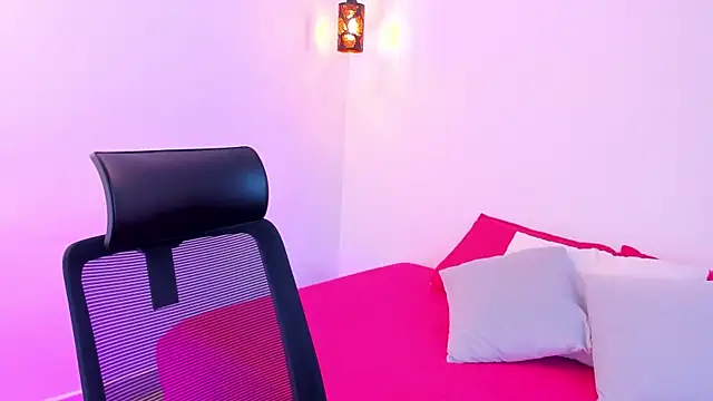 Snapshot of kylerose07 chatting on 09.27.25 kylerose07 online show from 09.27.25