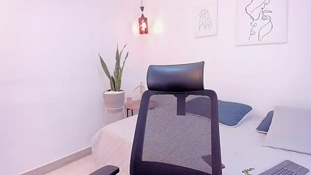 Snapshot of kylerose07 chatting on 10.17.25 kylerose07 online show from 10.17.25