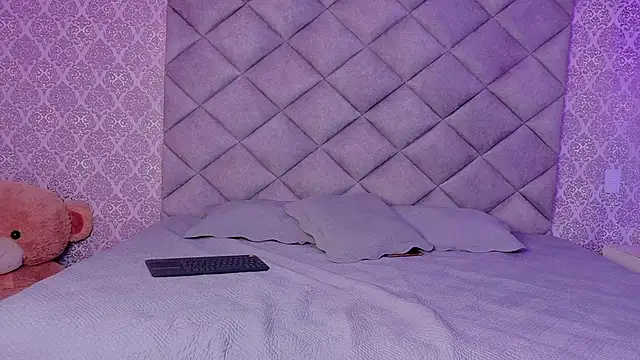 Snapshot of kylerose07 chatting on 10.29.25 kylerose07 online show from 10.29.25