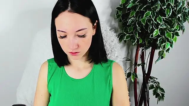 EileenMoores online show from 10.17.25