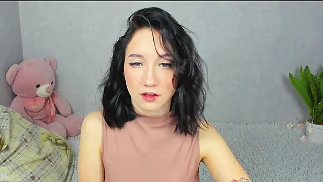 EileenMoores online show from 12.05.25