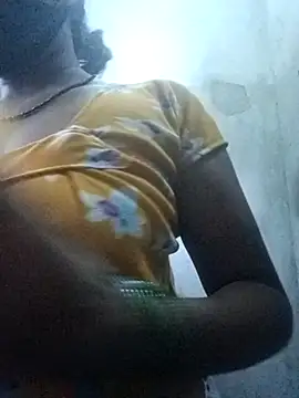 Snapshot of baddy8008 chatting on 09.21.25 baddy8008 online show from 09.21.25