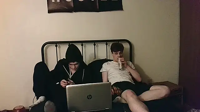 Snapshot of BigIncognitoXXX chatting on 02.18.26 BigIncognitoXXX online show from 02.18.26