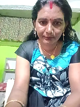 Snapshot of ZIVAA chatting on 09.18.25 ZIVAA online show from 09.18.25