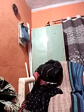 Snapshot of ZIVAA chatting on 09.21.25 ZIVAA online show from 09.21.25