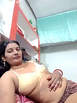 Snapshot of ZIVAA chatting on 10.11.25 ZIVAA online show from 10.11.25