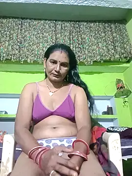 Snapshot of ZIVAA chatting on 10.17.25 ZIVAA online show from 10.17.25