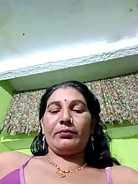 Snapshot of ZIVAA chatting on 10.18.25 ZIVAA online show from 10.18.25