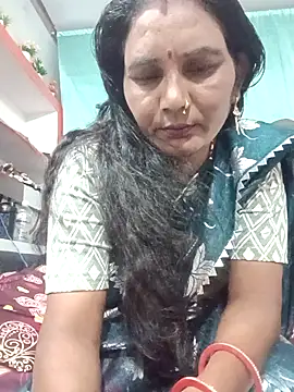 Snapshot of ZIVAA chatting on 10.22.25 ZIVAA online show from 10.22.25