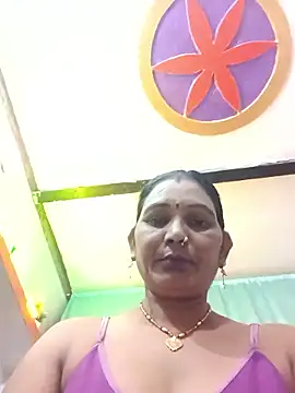 Snapshot of ZIVAA chatting on 10.25.25 ZIVAA online show from 10.25.25