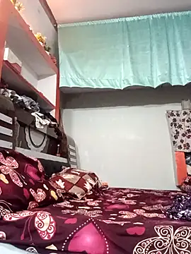 Snapshot of ZIVAA chatting on 10.28.25 ZIVAA online show from 10.28.25