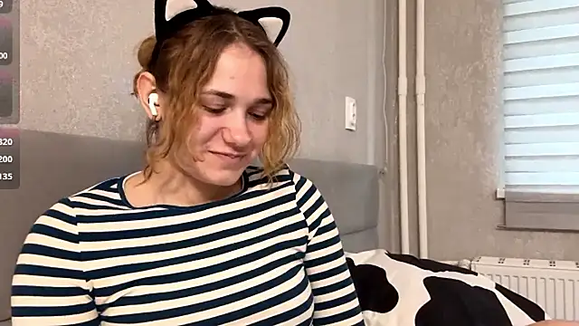 SunPunnyGirl online show from 09.22.25