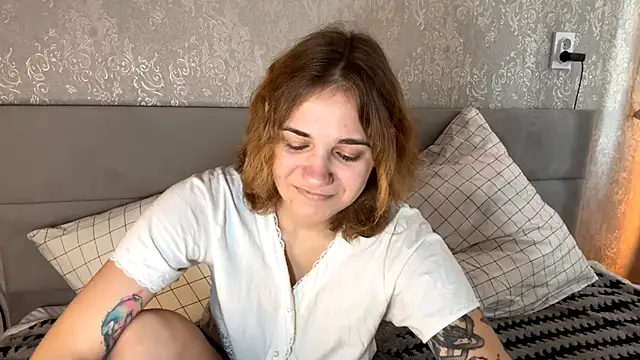 SunPunnyGirl online show from 10.19.25