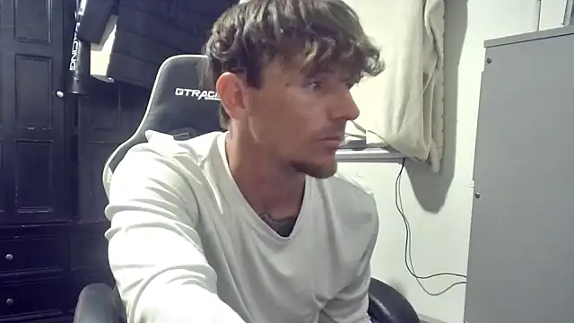 Snapshot of Robbin_Bnks chatting on 09.21.25 Robbin Bnks online show from 09.21.25