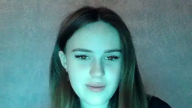 SweetLoraa online show from 12.20.25